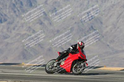 media/Dec-01-2025-Moto Forza (Mon) [[2daa91e15f]]/1-Advanced Group/Session 4 Turn 9/